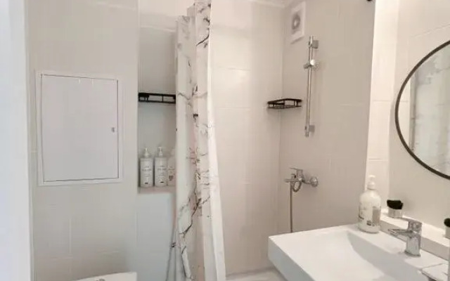 Nevabed Na Gudilovskoy 9 Apartments