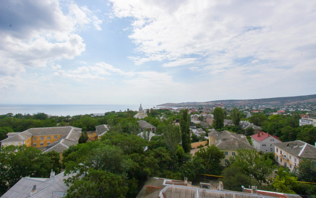 Roskoshnaya Dvukhkomnatnaya s Vidom na More v Feodosii Flat