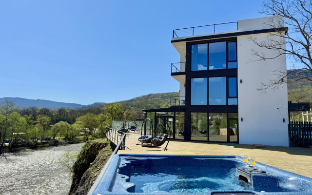 Rechnoy Berendey Guest house