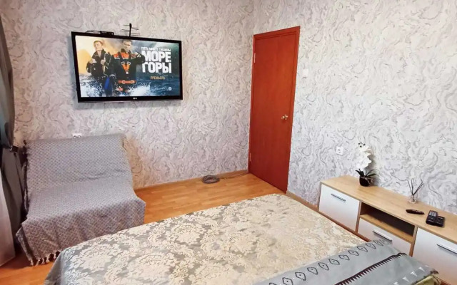 Na Ulitse Cheryomukhina 22 Flat