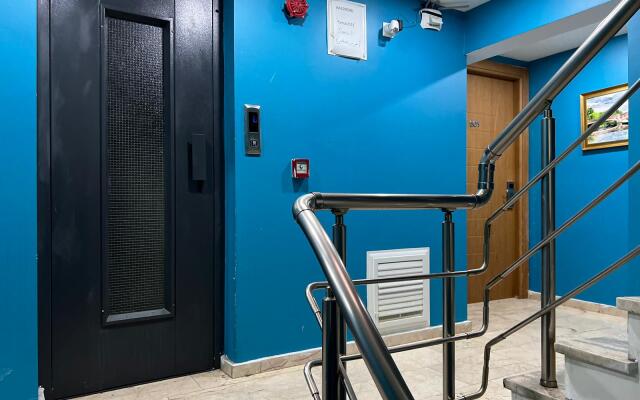 Отель Moon Blue