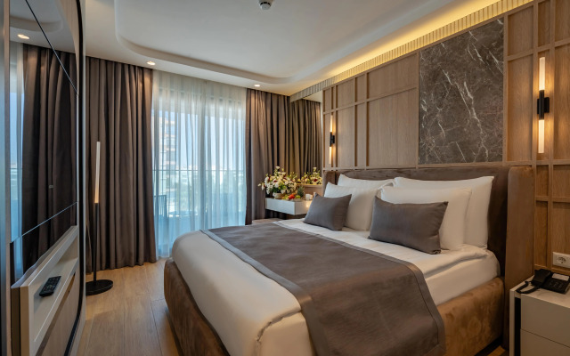 Awen Hotel Lara