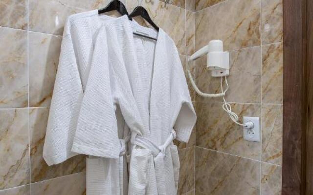 Maxx Inn Hotel