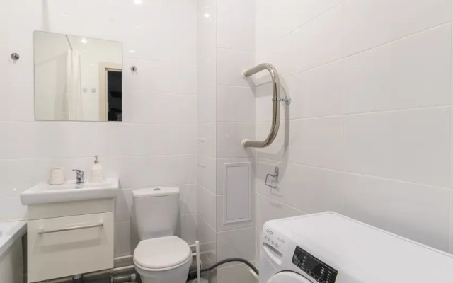 Ne Vopros Ryadom S Naberezhnoy Flat