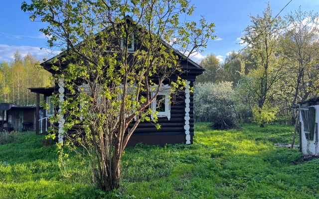 Nastoyaschiy Derevenskiy Dom s Russkoy Pechkoy Private House