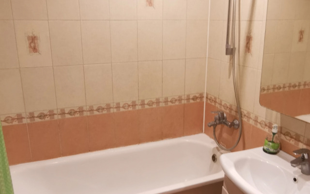 Апартаменты Трехкомнатные Sutki Vip на Ватутина 6