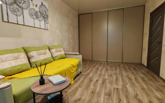 Briant Ryadom S Dalgau Flat