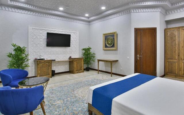 Paradise Plaza Luxury Hotel
