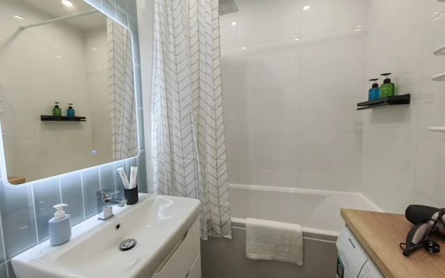 Shikarnye Apartamenty na ulice Tihookeanskoj v ZhK Nordik