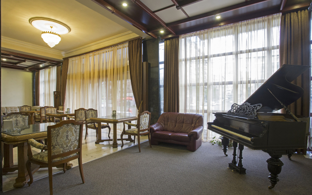 Отель Ani Central Inn