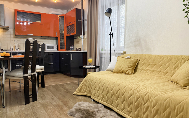 Stilnaya Kvartira Vozle Komsomolskogo Parka By Sutki26 Apartments