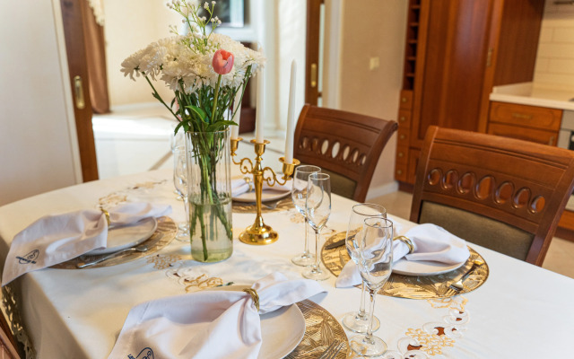 Na 10 Chelovek S Saunoy Private House