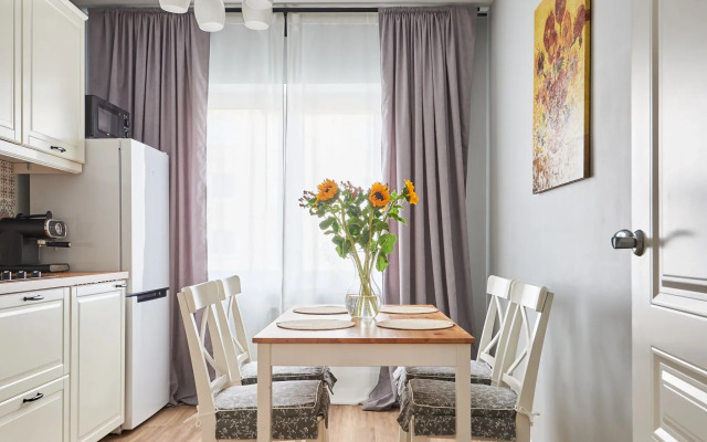 Prostornye Apartamenty u Yekaterininskogo Parka Flat