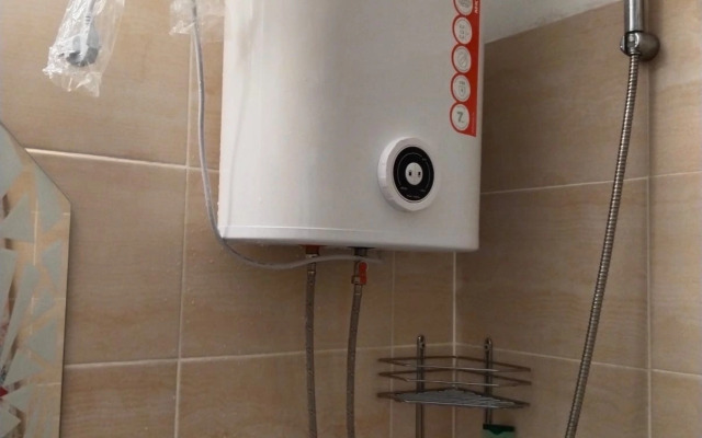 Shikarnaya odnushka vozle Akvaparka Flat