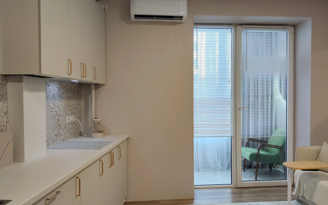 Dizaynerskaya dvushka u morya Flat