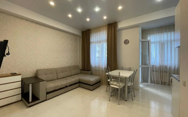 602 Na Krymskoy 89 Apartments