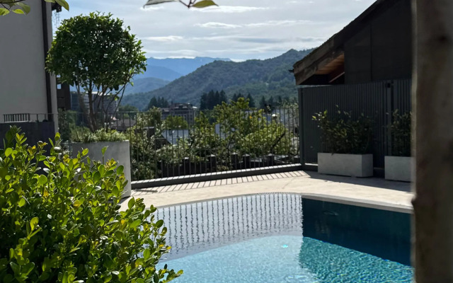 Elpida Hotel