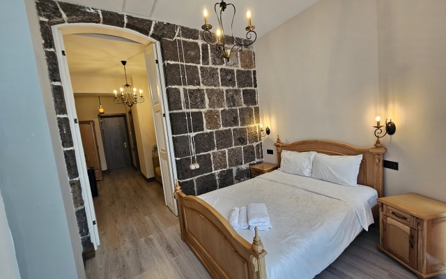 Old Avenue Hotel