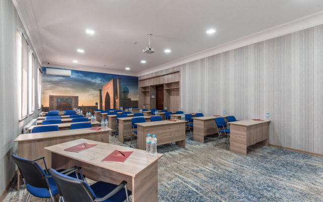 Huayue Mansion Hotel