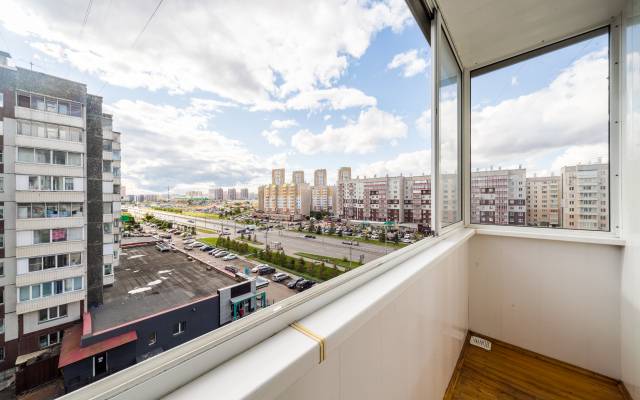 Квартира Тёплая солнечная возле БЦ Первая Башня