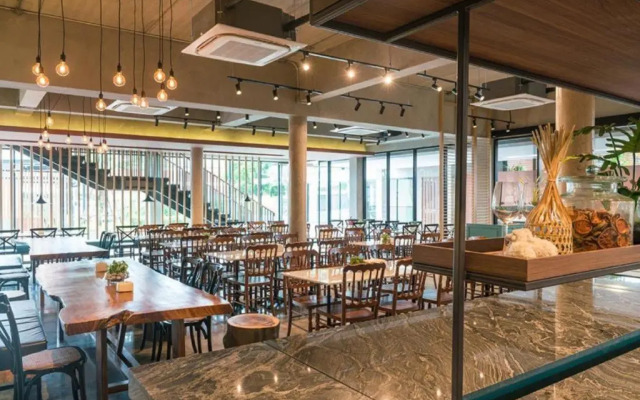 Отель Koon Hotel Sukhumvit