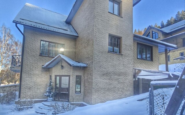 Radevichi Guest House