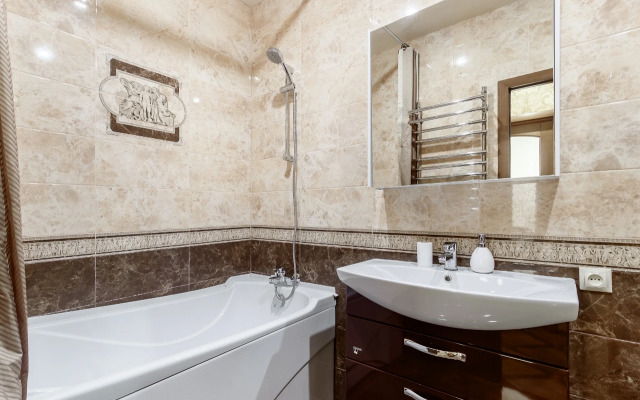 2-K. Kvartira, 70 M² V Tsentre Rostova Na Donu Flat