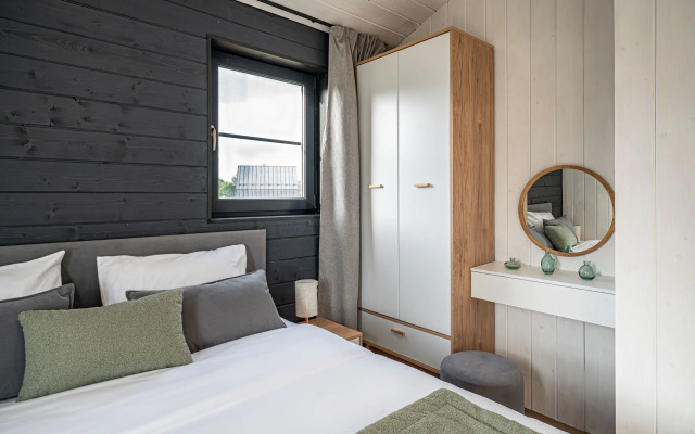 Отель Русские сезоны Эмбиент парк