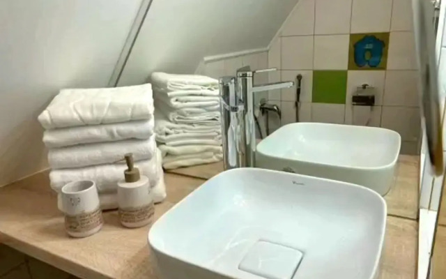 Eksklyuzivnaya studiya dlya romanticheskogo vremyaprovozhdeniya Flat