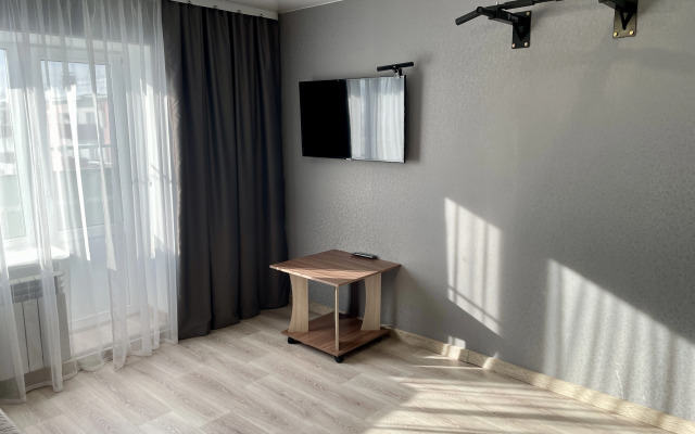 Квартира с видом на сопку с телевышкой На Сутки