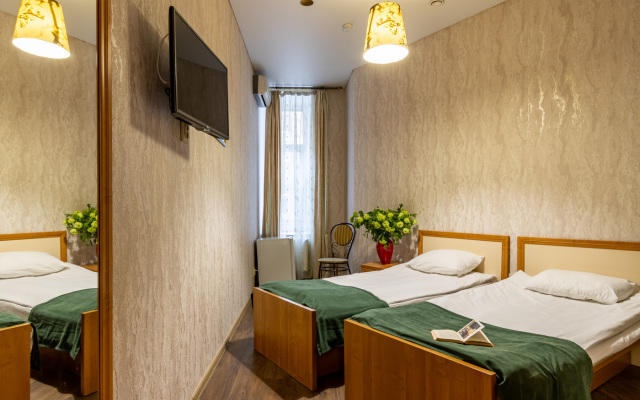 Nomera Na Ploschadi Vosstaniya Guest house