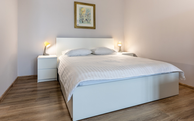 Irisamber Flat