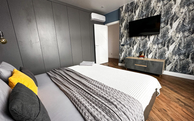 Апартаменты GEOMETRY - Просторная квартира с панорамным видом на реку в центре