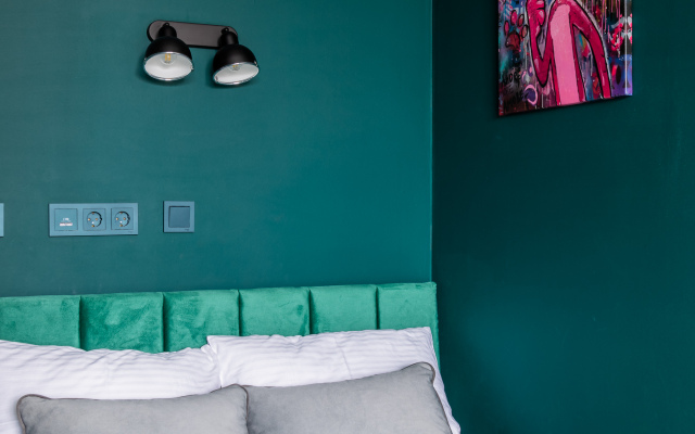 RoomyRoom Emerald Flat