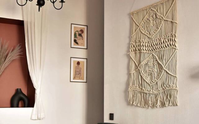 Апартаменты на Вознесенском проспекте рядом с Никольским собором.