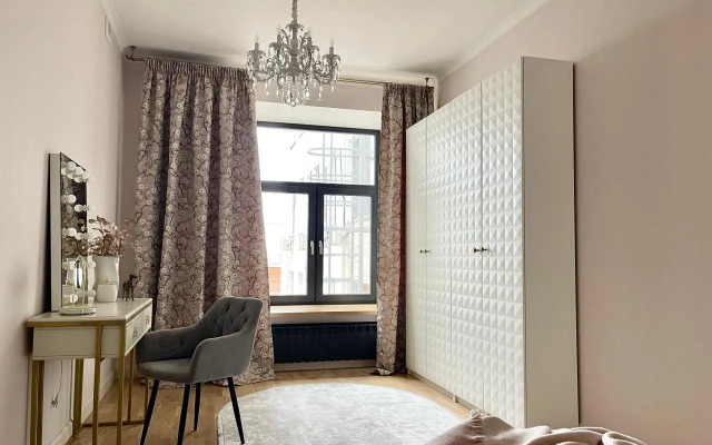 Na Ulitse Sadovaya-Spasskaya 19/1 Flat