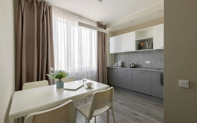 Na Prospekte Vitebskiy 101/1 Apartment