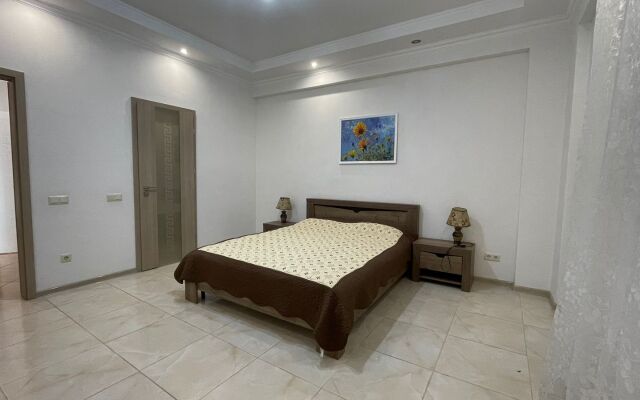 U Morya Zhk  Valensiya Flat
