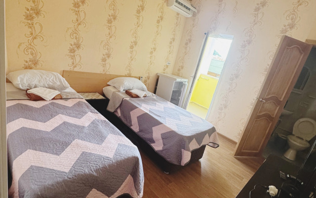 Orehovyij 13 Plyaho Guest House