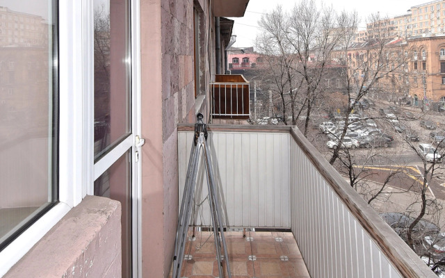 Ploschad Andreya Sakharova Flat