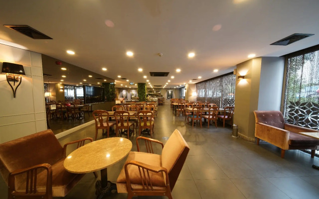 Отель All Seasons