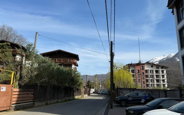 Квартира с отдельной спальней и видом на горы на Березовой 28/1 Я на море