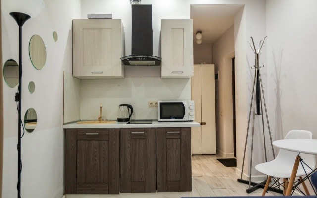 U Morya S Basseinom v ZhK Solnechnyij apt18 Apartment