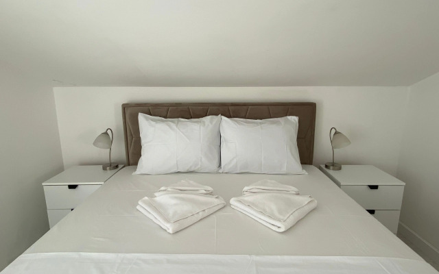 Coastal Two Bedroom Comfort Apartments