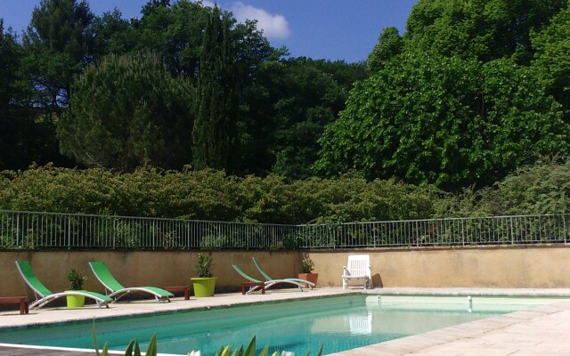 Mas De Cocagne En Provence Guest House