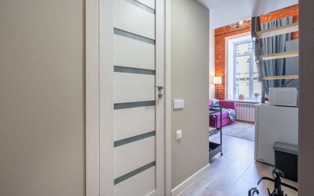 Квартира Комфортная студия с дизайнерским ремонтом