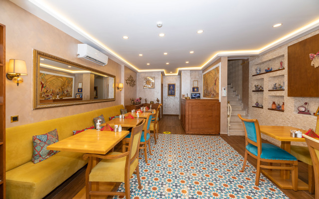 Royan Suites Boutique Hotel