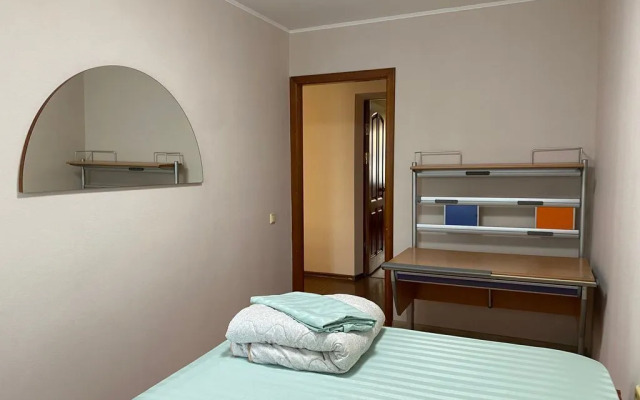 Na Ul. Pologaya 24 Flat