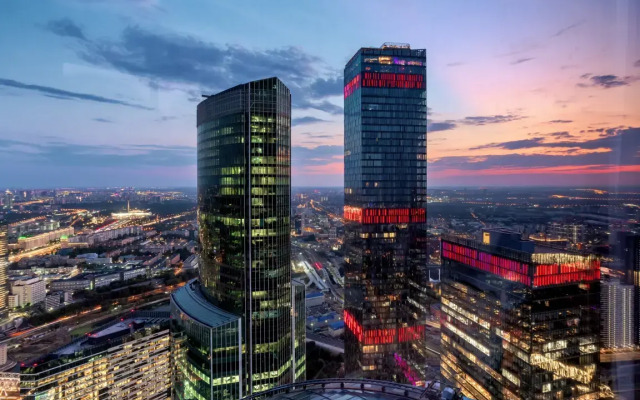 Студия для двоих на 74-м этаже