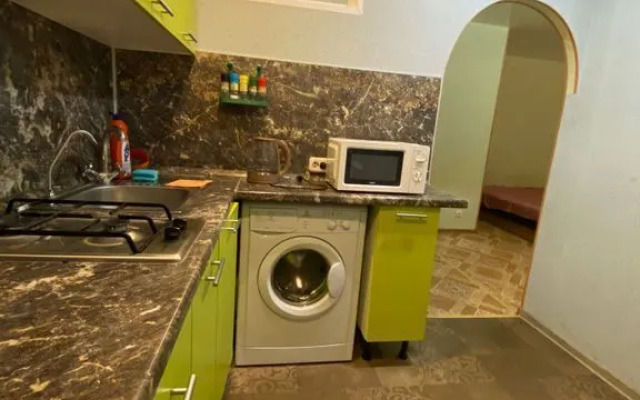 Квартира для командировочных рядом с заводами Лукойл, Каустик;